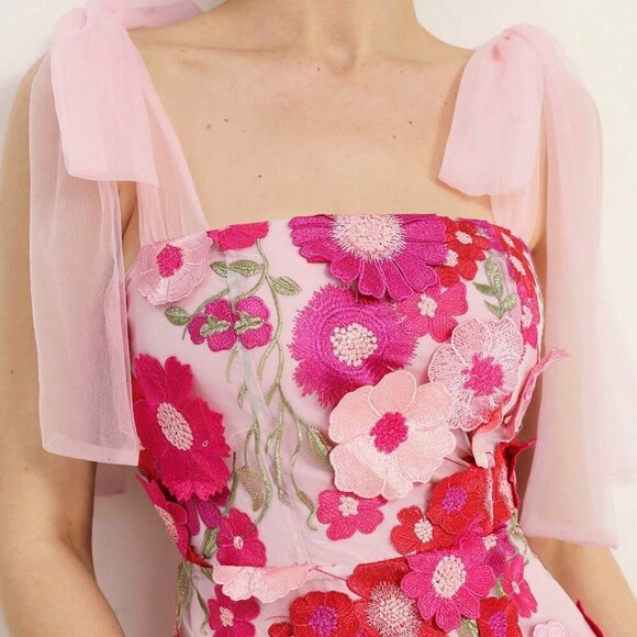 Romantic Elegant Women's Floral Applique Spaghetti Strap Maxi Dress - Picture 6 of 6